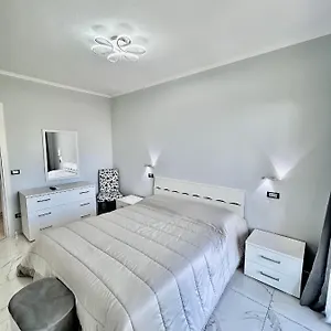 Apartment Azzurra Biricchina -